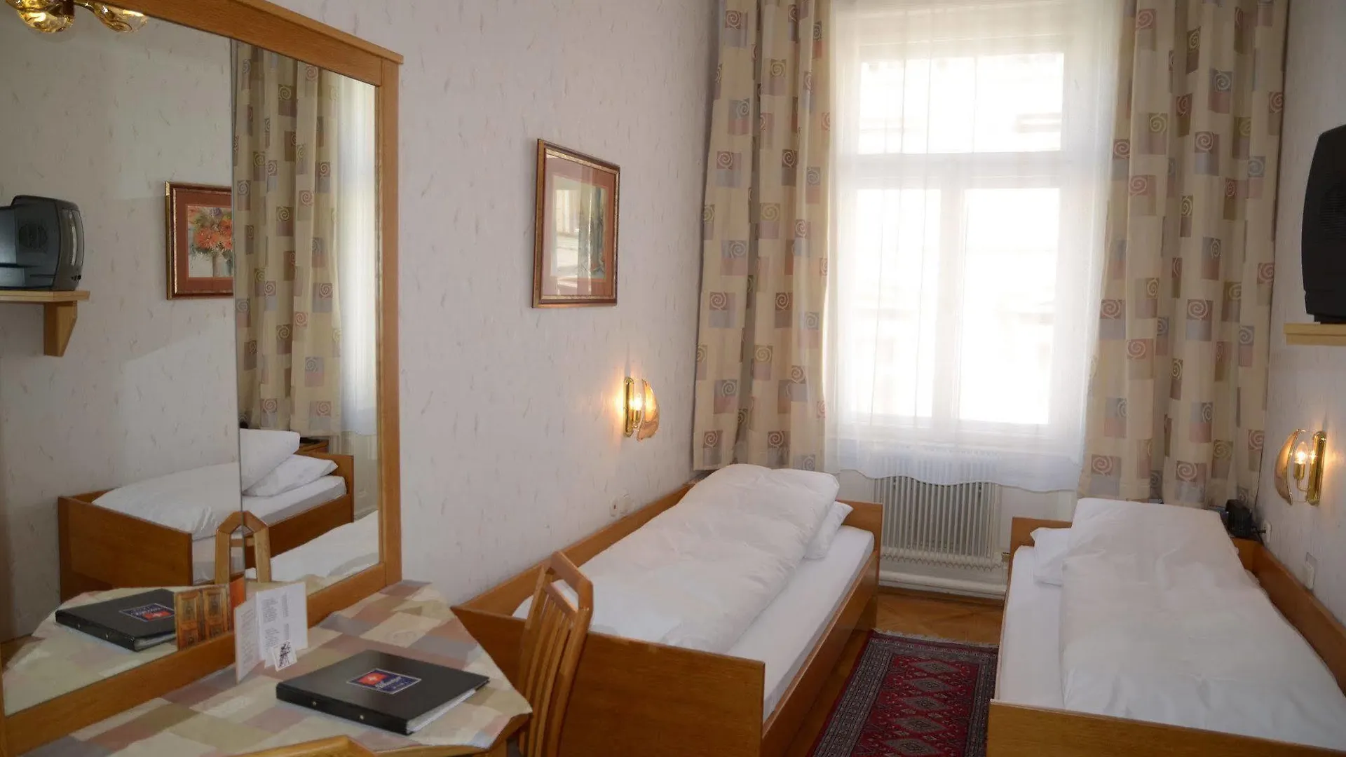 Schweizer Pension Solderer Vienna Bed & Breakfast