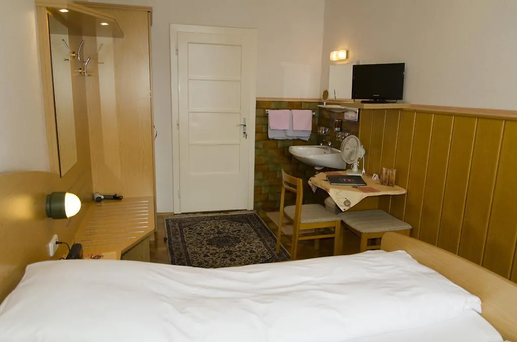 Schweizer Pension Solderer Vienna 3*,